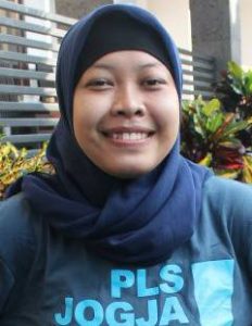 485531_147799178736778_1754742555_n